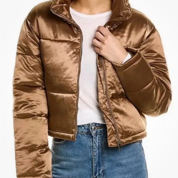7 For All Mankind Cropped Puffer Jacket Womens size Small NWT￼ - Picture 1 of 5